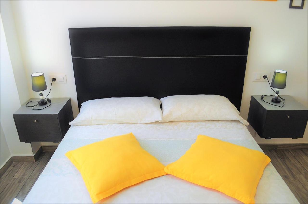 Cris Sol Apartments 洛斯克里斯蒂亚诺斯 外观 照片